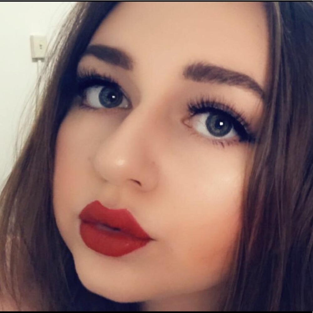 Meet your Posher, Amanda